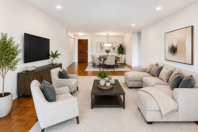 1220 Rudolph Road 5B, Northbrook, IL 60062