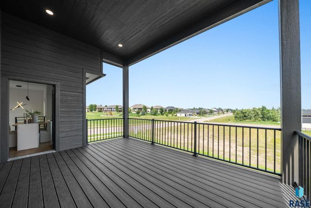 7300 E Misty Knoll Cir Circle, Sioux Falls, SD 57110