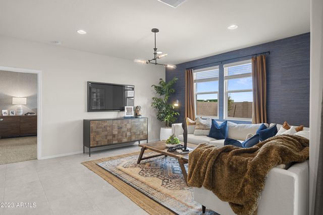 2925 W SIMONE Avenue, Apache Junction, AZ 85120