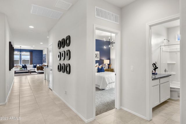 2925 W SIMONE Avenue, Apache Junction, AZ 85120
