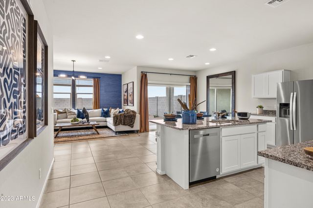2925 W SIMONE Avenue, Apache Junction, AZ 85120