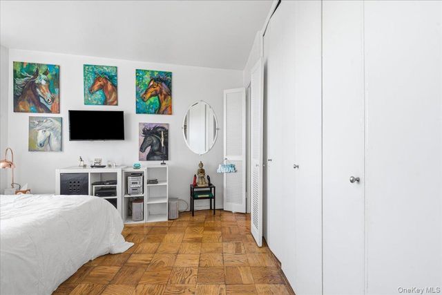70-25 Yellowstone Boulevard 16R, Forest Hills, NY 11375