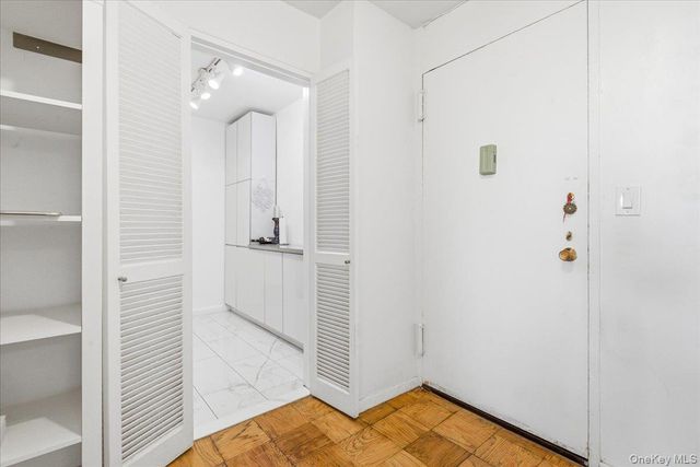 70-25 Yellowstone Boulevard 16R, Forest Hills, NY 11375