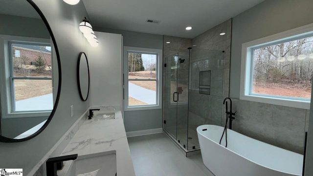 129 Karla Court, Fountain Inn, SC 29644