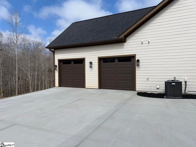 129 Karla Court, Fountain Inn, SC 29644