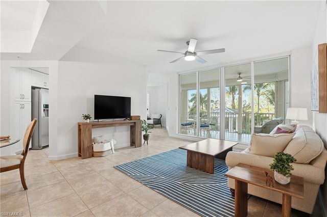 325 Dunes BLVD # 205, Naples, FL 34110