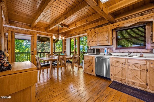 2086 Bluff Mountain Road, Sevierville, TN 37876