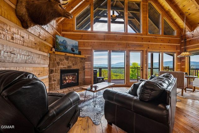 2086 Bluff Mountain Road, Sevierville, TN 37876