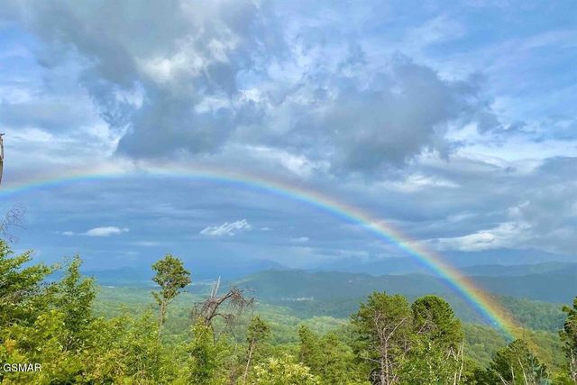 2086 Bluff Mountain Road, Sevierville, TN 37876