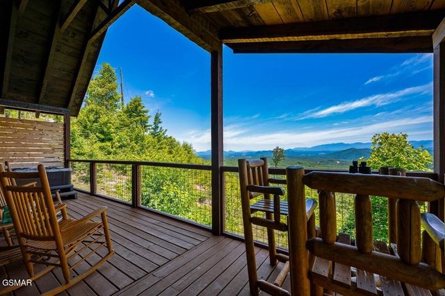 2086 Bluff Mountain Road, Sevierville, TN 37876