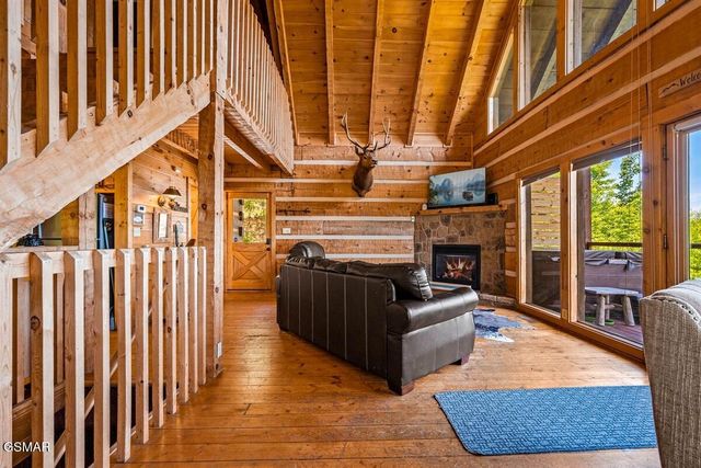 2086 Bluff Mountain Road, Sevierville, TN 37876