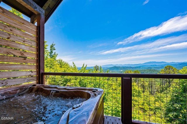 2086 Bluff Mountain Road, Sevierville, TN 37876