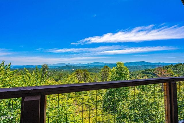 2086 Bluff Mountain Road, Sevierville, TN 37876