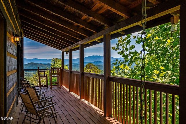 2086 Bluff Mountain Road, Sevierville, TN 37876
