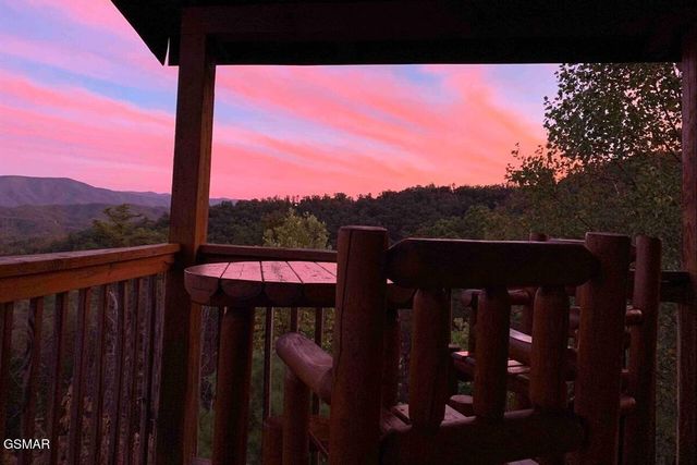 2086 Bluff Mountain Road, Sevierville, TN 37876