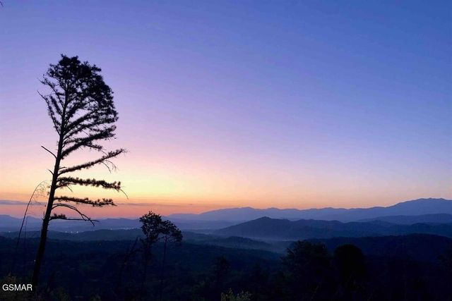 2086 Bluff Mountain Road, Sevierville, TN 37876
