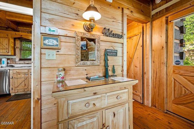 2086 Bluff Mountain Road, Sevierville, TN 37876