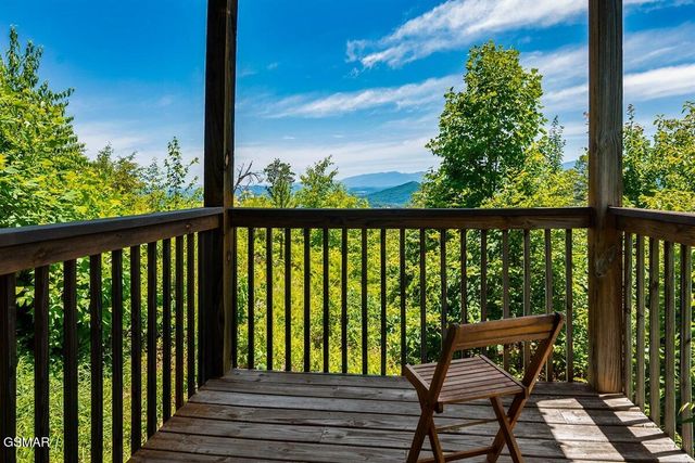 2086 Bluff Mountain Road, Sevierville, TN 37876