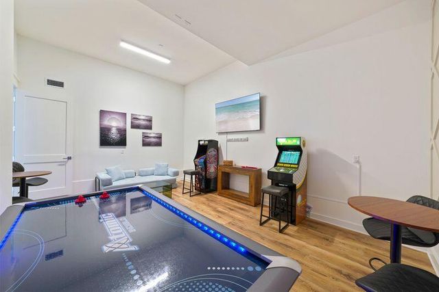 8855 E County Hwy 30A, Seacrest, FL 32461