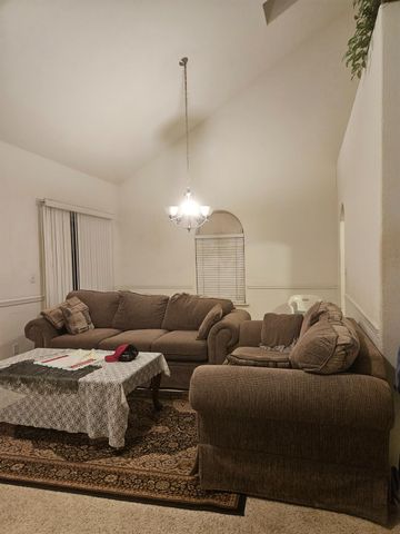 4712 W Celeste Avenue, Fresno, CA 93722