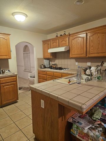 4712 W Celeste Avenue, Fresno, CA 93722