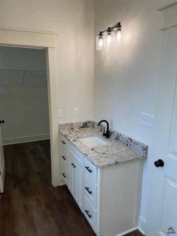 118 Pecan St, Cochran, GA 31014