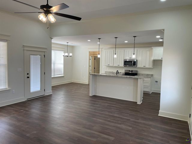 118 Pecan St, Cochran, GA 31014