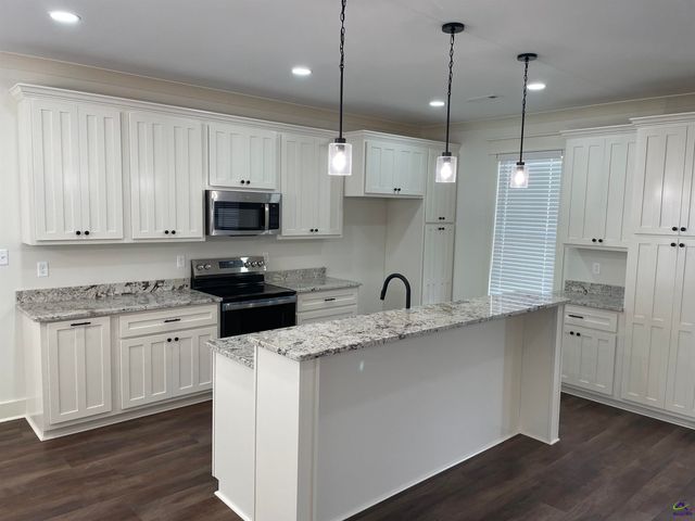 118 Pecan St, Cochran, GA 31014