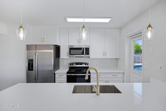 8426 E MONTEREY Way, Scottsdale, AZ 85251