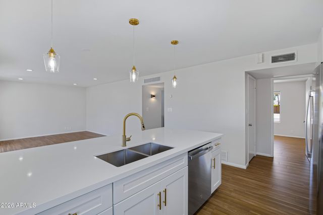 8426 E MONTEREY Way, Scottsdale, AZ 85251