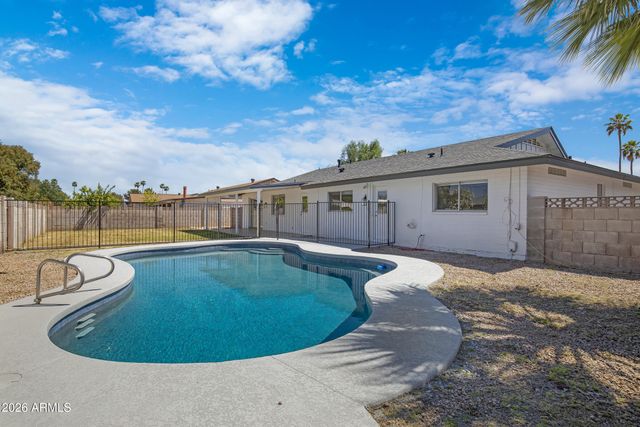 8426 E MONTEREY Way, Scottsdale, AZ 85251