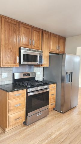 5 Castlegate Court, Vernon Hills, IL 60061