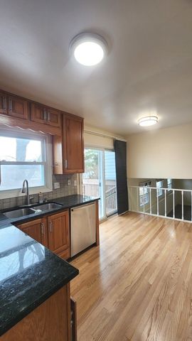 5 Castlegate Court, Vernon Hills, IL 60061