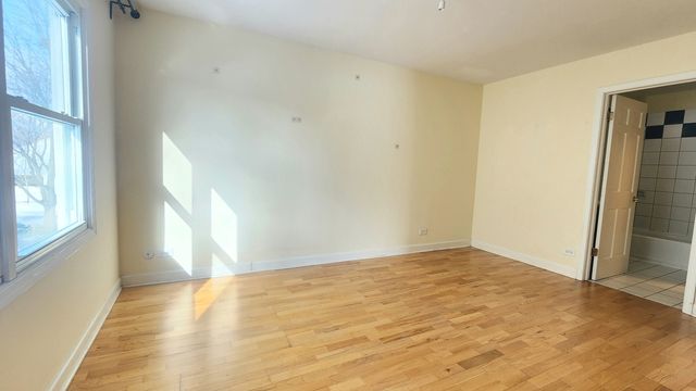 5 Castlegate Court, Vernon Hills, IL 60061