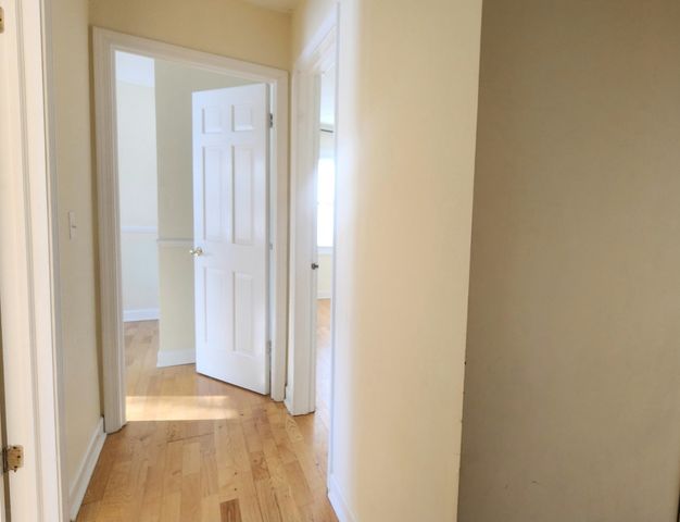 5 Castlegate Court, Vernon Hills, IL 60061