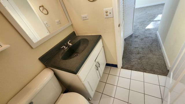 5 Castlegate Court, Vernon Hills, IL 60061