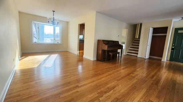 5 Castlegate Court, Vernon Hills, IL 60061