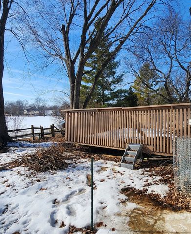 5 Castlegate Court, Vernon Hills, IL 60061