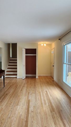 5 Castlegate Court, Vernon Hills, IL 60061