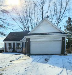 5 Castlegate Court, Vernon Hills, IL 60061