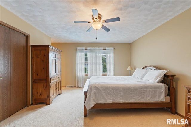 3610 73RD Street, Moline, IL 61265