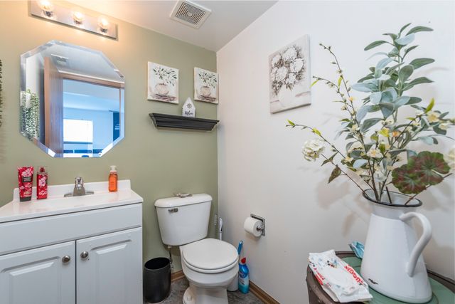 129 CENTENNIAL Drive, Hainesville, IL 60073