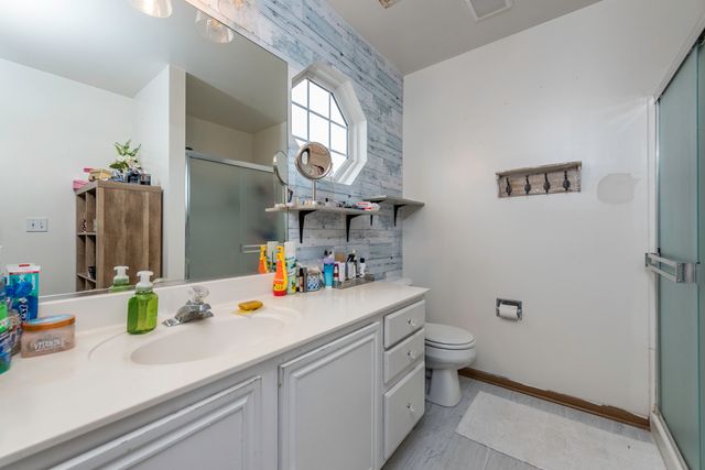 129 CENTENNIAL Drive, Hainesville, IL 60073