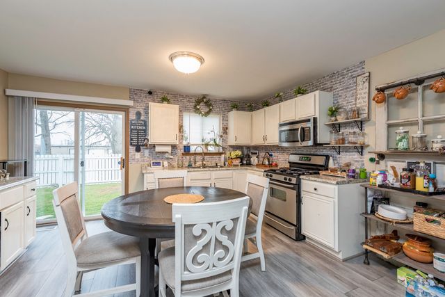 129 CENTENNIAL Drive, Hainesville, IL 60073