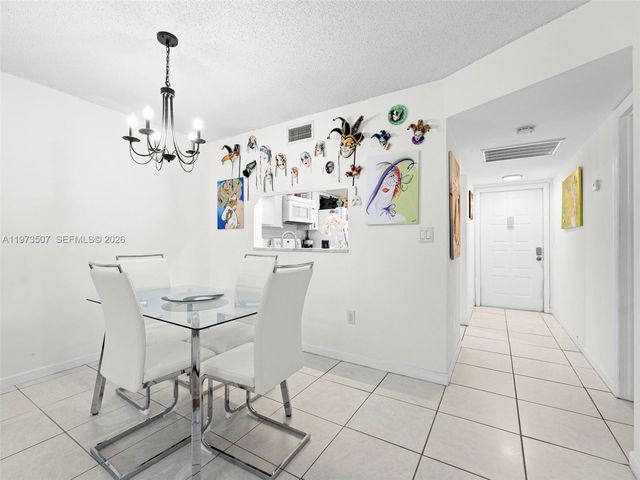 901 Colony Point Circle 304, Pembroke Pines, FL 33026