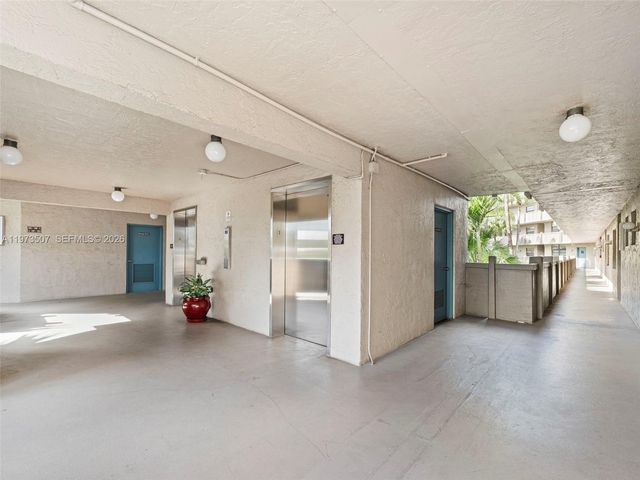 901 Colony Point Circle 304, Pembroke Pines, FL 33026