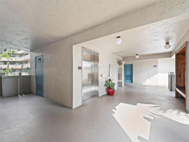 901 Colony Point Circle 304, Pembroke Pines, FL 33026