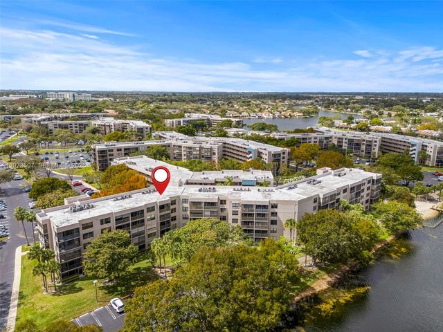 901 Colony Point Circle 304, Pembroke Pines, FL 33026