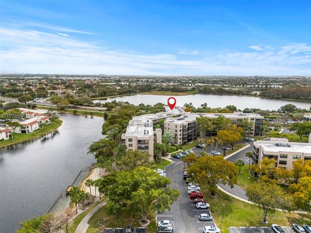 901 Colony Point Circle 304, Pembroke Pines, FL 33026