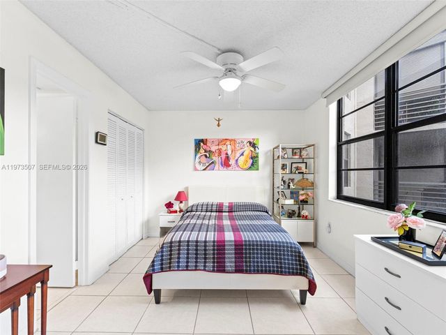 901 Colony Point Circle 304, Pembroke Pines, FL 33026